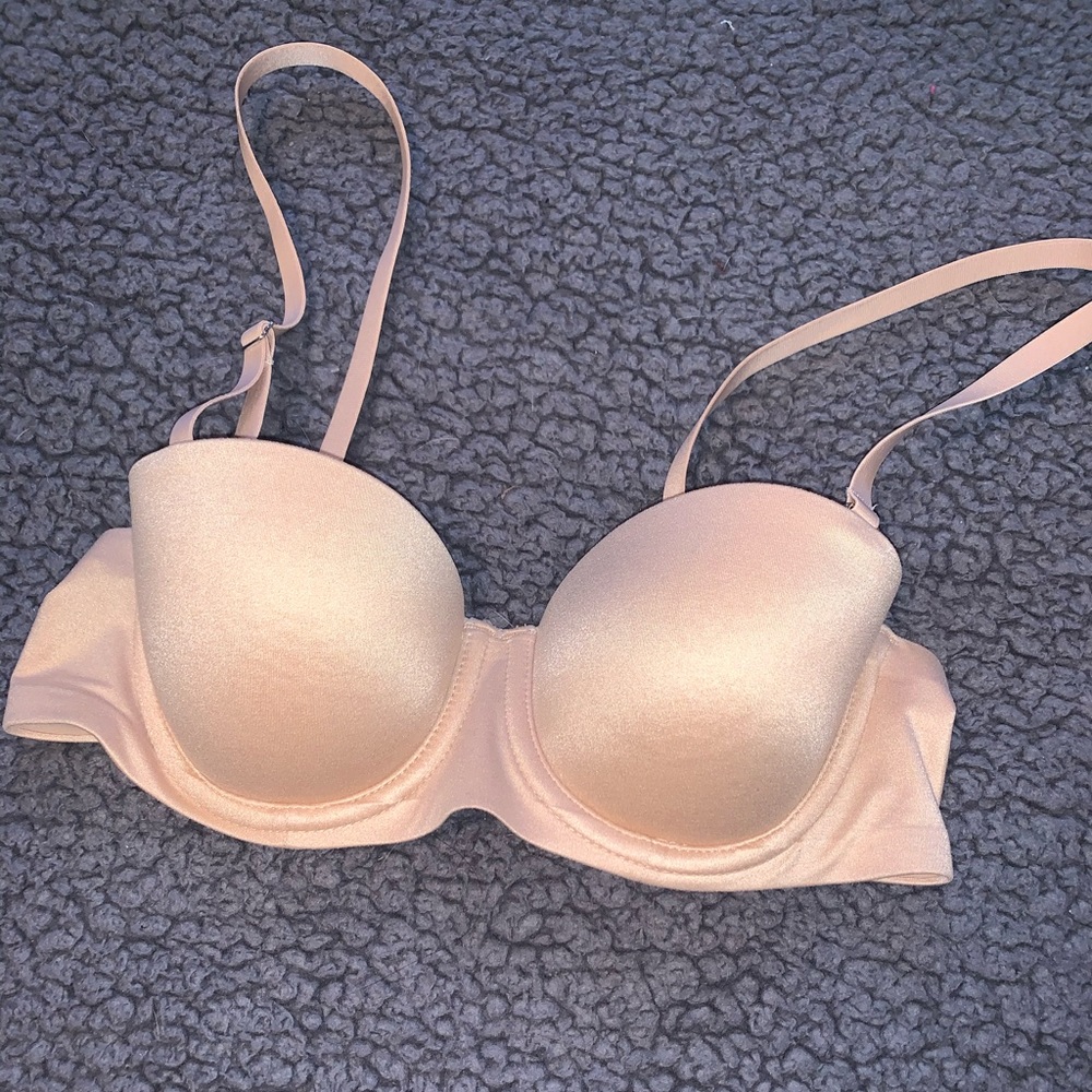 Nude adjustable bra